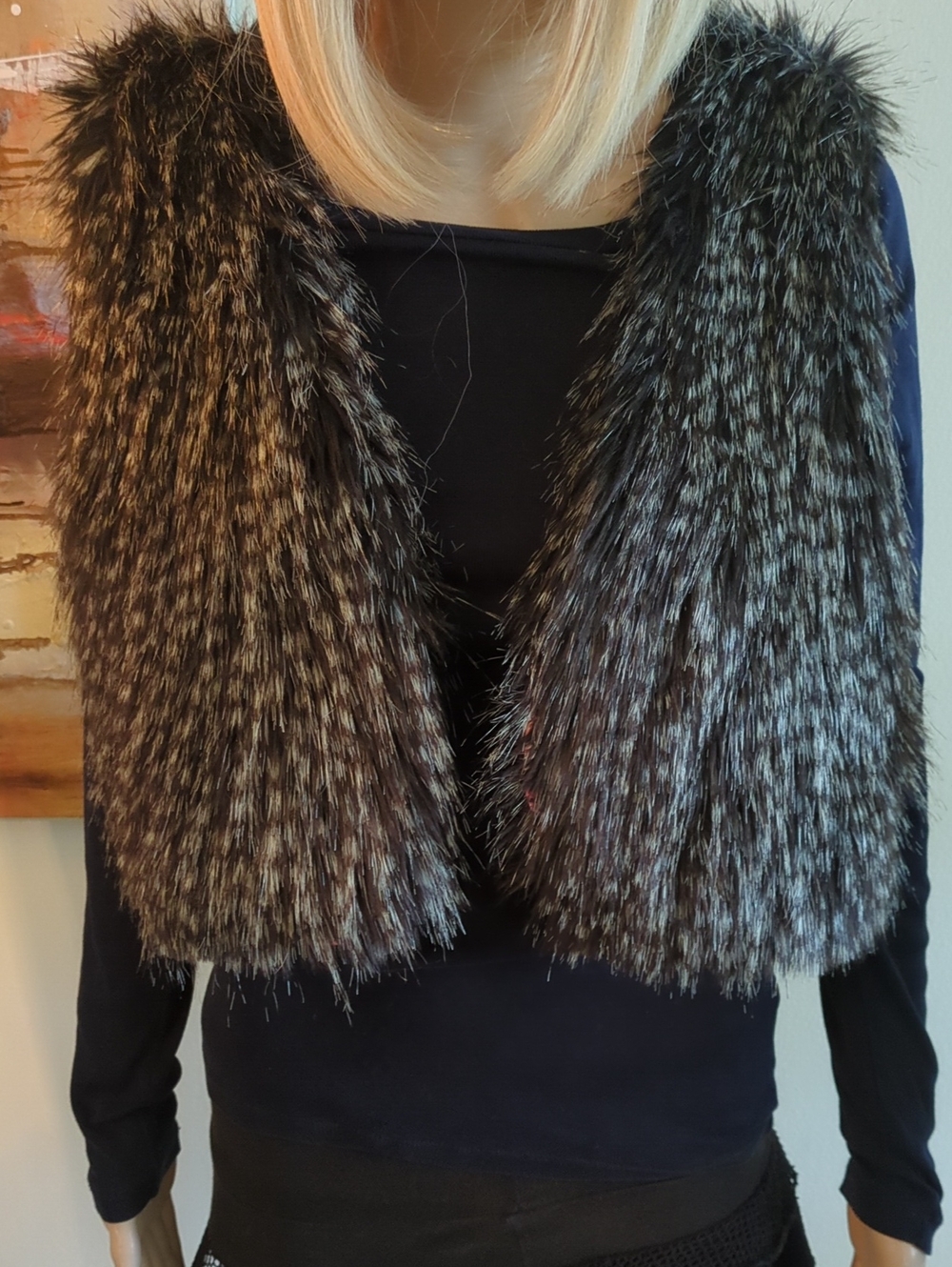 Parkhurst Faux Fur Cropped Vest in Black and Silver. Size M.